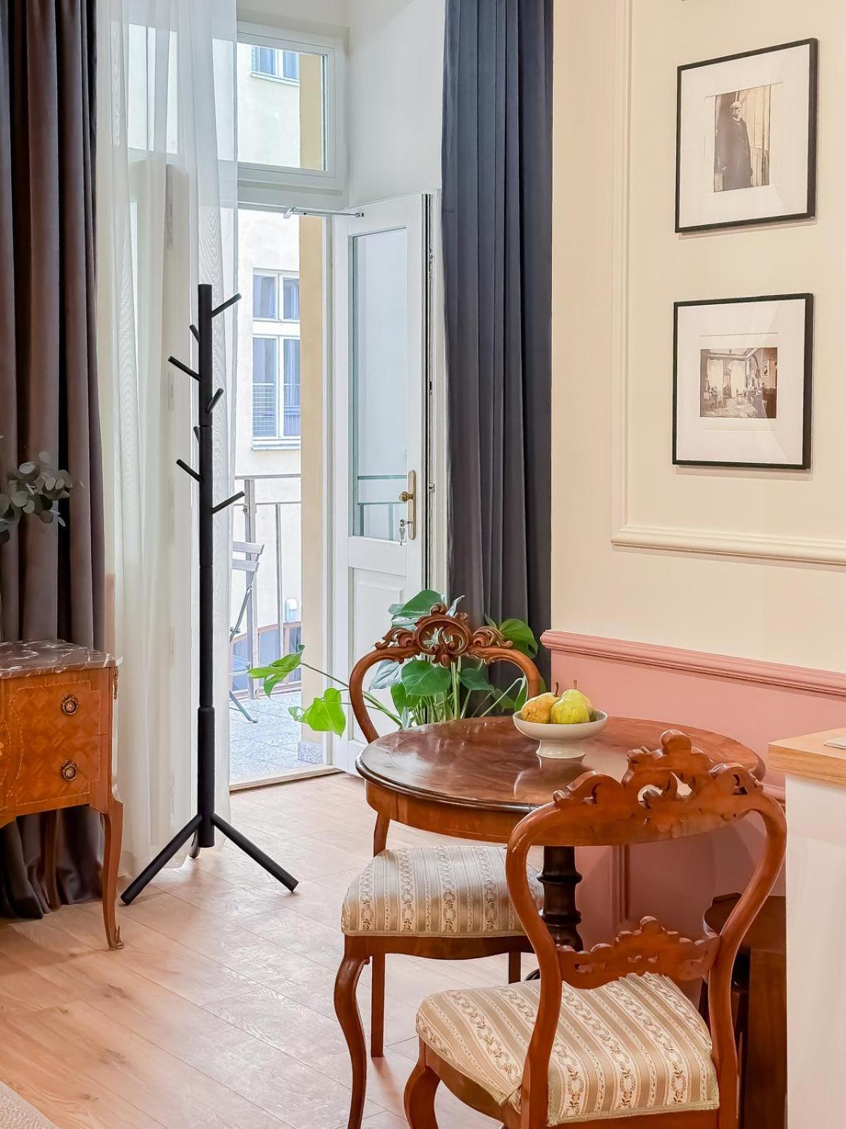 Turnkey I Antonin Dvorak Apartments Prague Luaran gambar