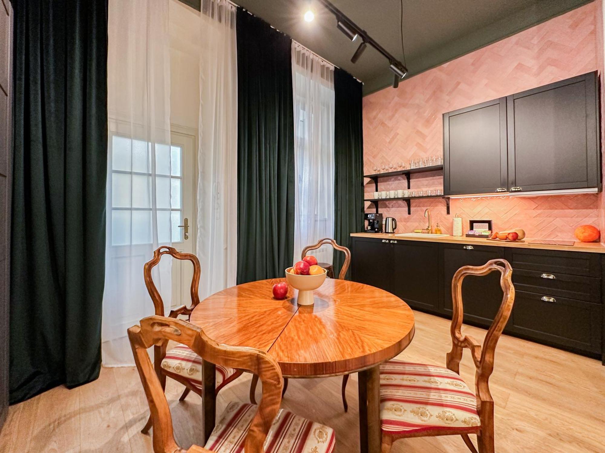 Turnkey I Antonin Dvorak Apartments Prague Bilik gambar